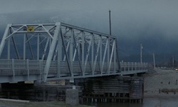 Movie image from Straßensperre an der Brücke