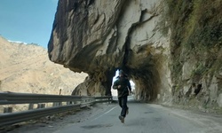 Movie image from Rock Tunnel, Gateway of Kinnaur