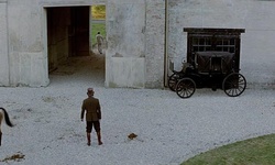 Movie image from Les écuries