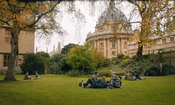 Movie image from Le jardin des boursiers près de la Radcliffe Camera