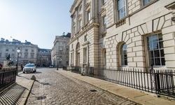 Real image from Buckingham Palace (courtyard)