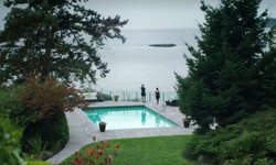 Movie image from 5240 Marine Drive (maison)