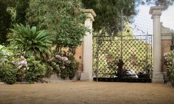 Movie image from Villa del Sol d'Oro - Gate