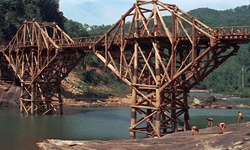 Movie image from Río Kelani Kanga