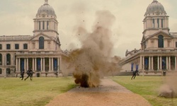 Movie image from Buckingham Palace (drive)