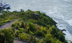 Real image from Point near Hornblower Niagara Cruises