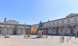 Real image from Piazza della Santissima Annunziata