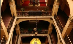Real image from Escadas na casa de Max