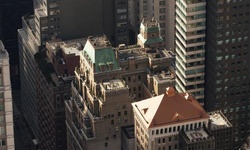 Movie image from 480 Park Avenue