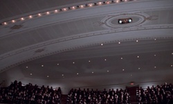 Movie image from Carnegie Hall - Maison d'une femme avec des pigeons