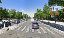 Real image from Avenue des Champs-Élysées