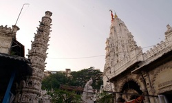 Movie image from Temple de Babulnath