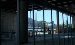 Movie image from East Road (bajo el puente de Roosevelt Island)