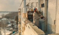 Filmbild aus Sluzkin's Wohnung