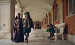Movie image from Kensington Palace (kitchen/courtyard)