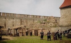 Movie image from Cour du château