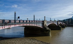 Real image from Brücke überqueren
