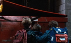 Movie image from Мусорный контейнер в Аллее