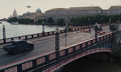 Movie image from Moscow Bridge