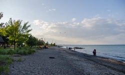 Real image from Hutch's on the Beach  (Confederation Park)