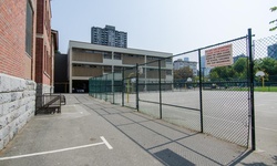 Real image from École primaire Lord Roberts