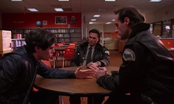 Movie image from Средняя школа Маунт-Си