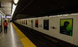 Real image from Estação Osgoode (metrô de Toronto)
