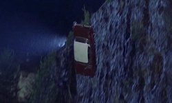 Movie image from Автомобиль над обрывом