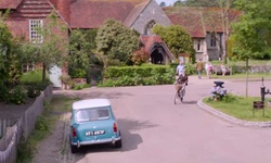 Movie image from Hambleden (street)