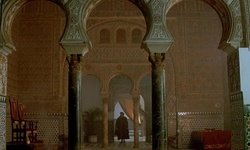 Movie image from Queen Isabella's Palace (interior)