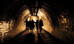 Movie image from Tunnel