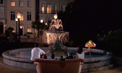 Movie image from 3701 W Oak Street (fountain)