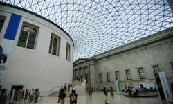 Real image from The Louvre (interior)