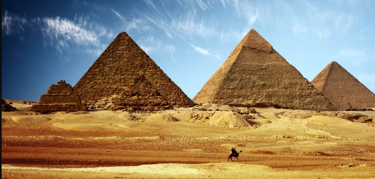 El fascinante mundo de las películas rodadas en pirámides