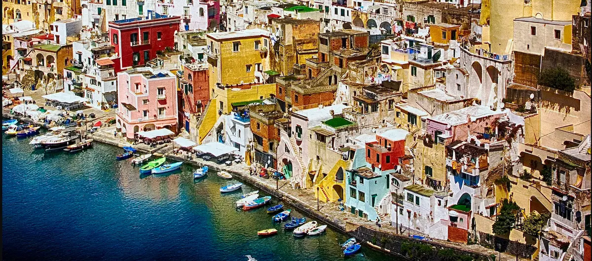 Explorar las bellas localizaciones cinematográficas de Nápoles