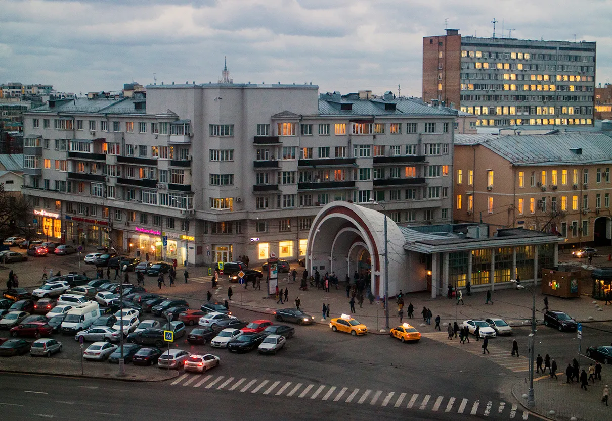 "Krasnye Vorota" metro station