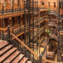 Здании Брэдбери